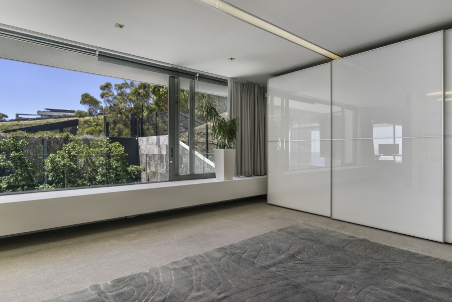 5 Bedroom Property for Sale in Clifton Western Cape